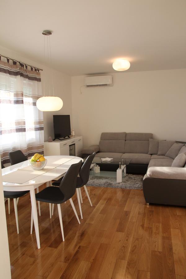 Apartment Mario Подстрана Екстер'єр фото