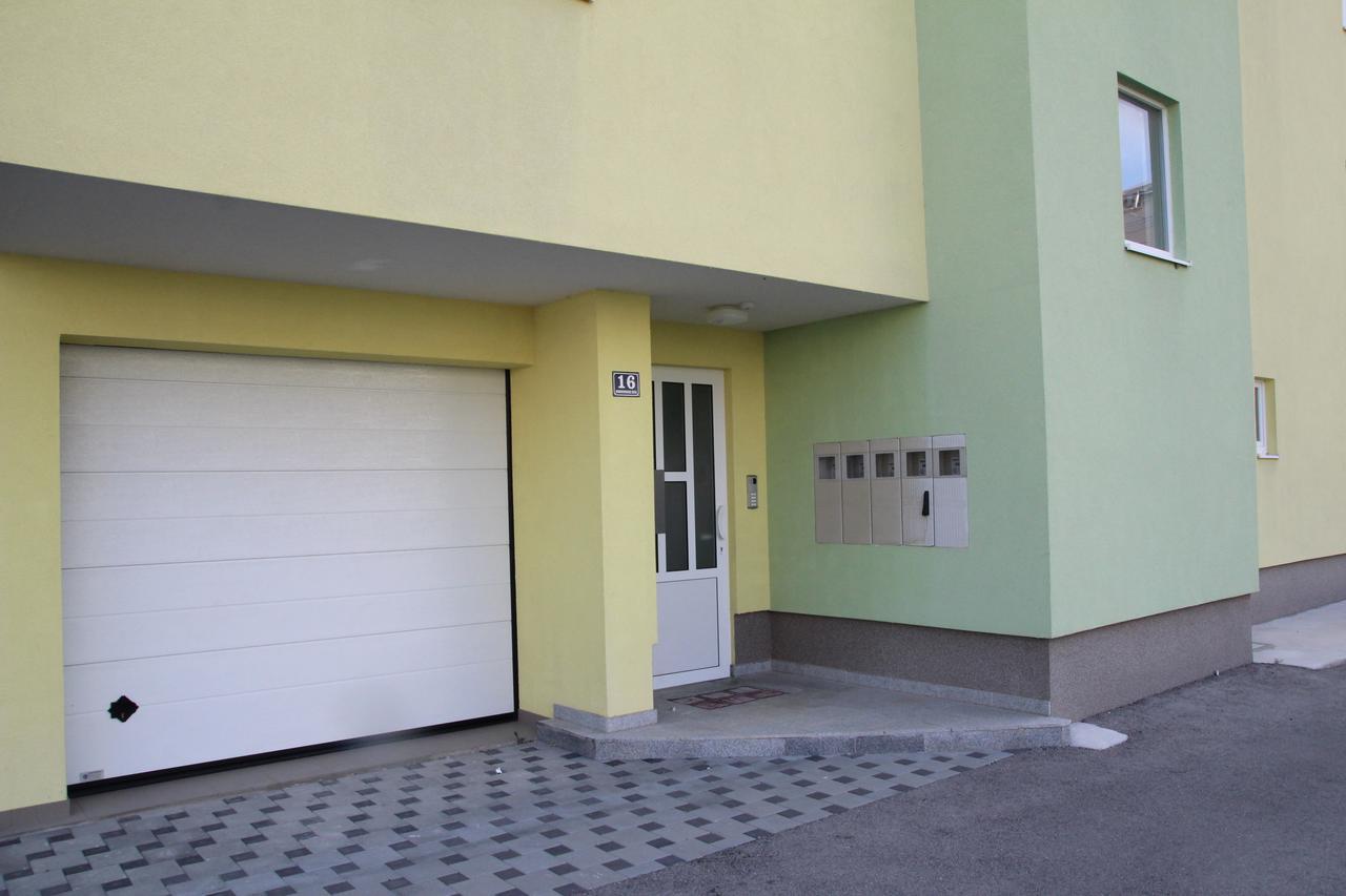 Apartment Mario Подстрана Екстер'єр фото