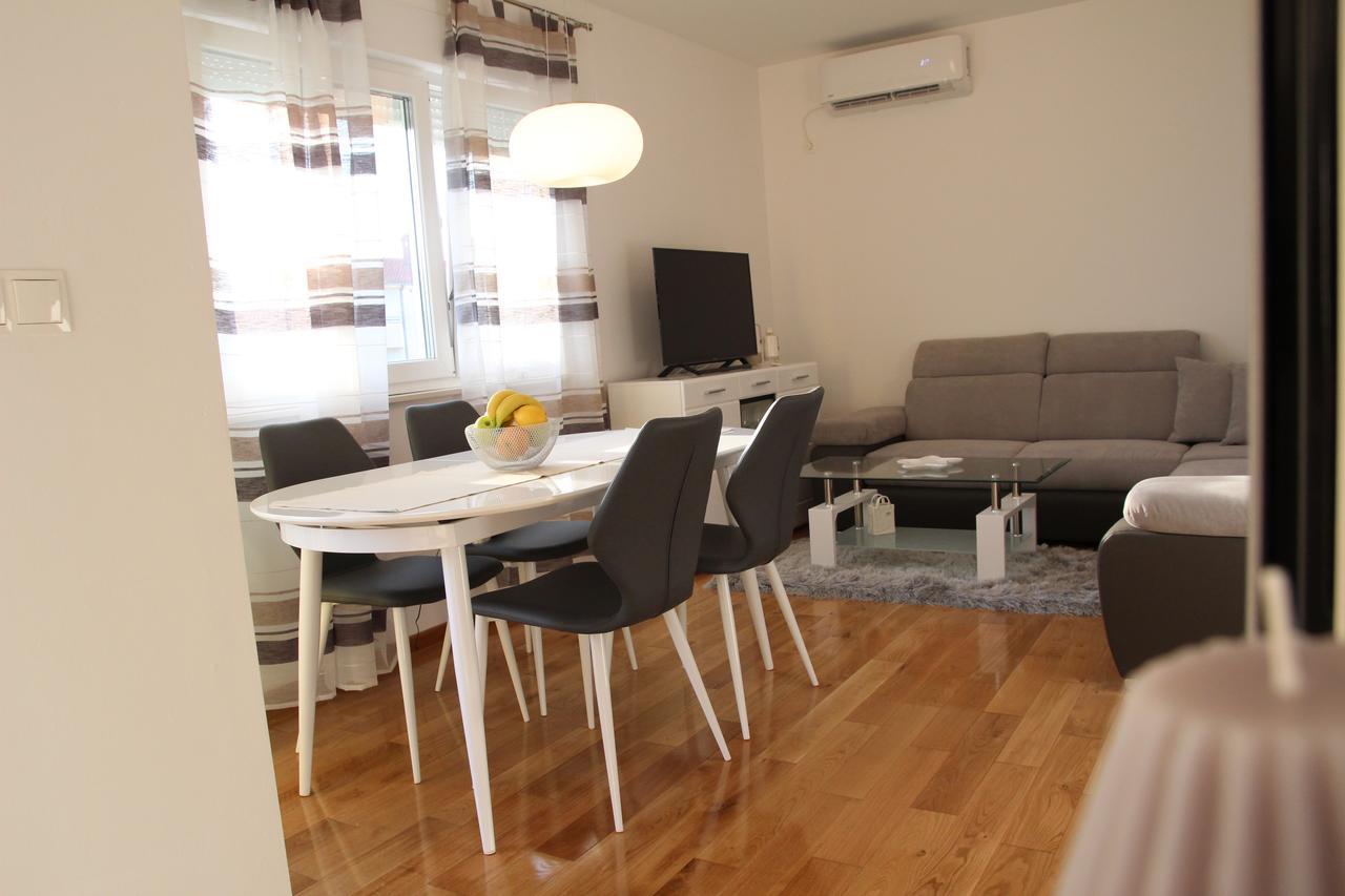 Apartment Mario Подстрана Екстер'єр фото