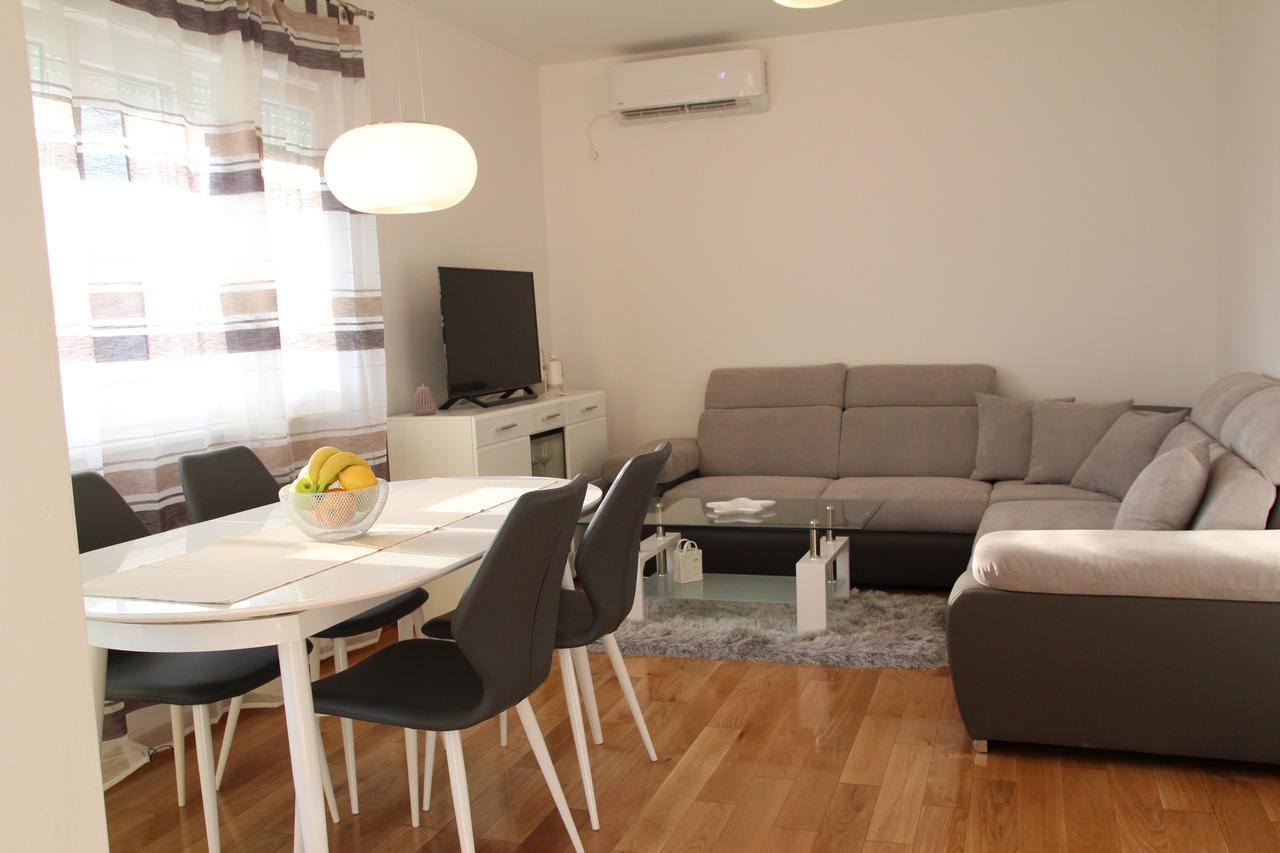 Apartment Mario Подстрана Екстер'єр фото
