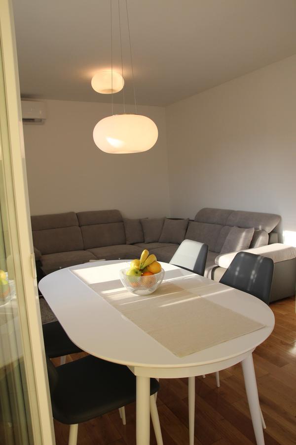 Apartment Mario Подстрана Екстер'єр фото